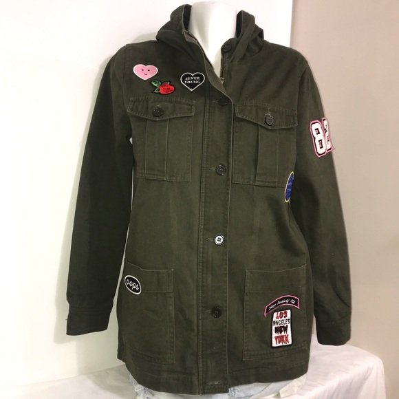 Forever 21 Retro Patch Camo Light Cargo Jacket - Picture 2 of 9